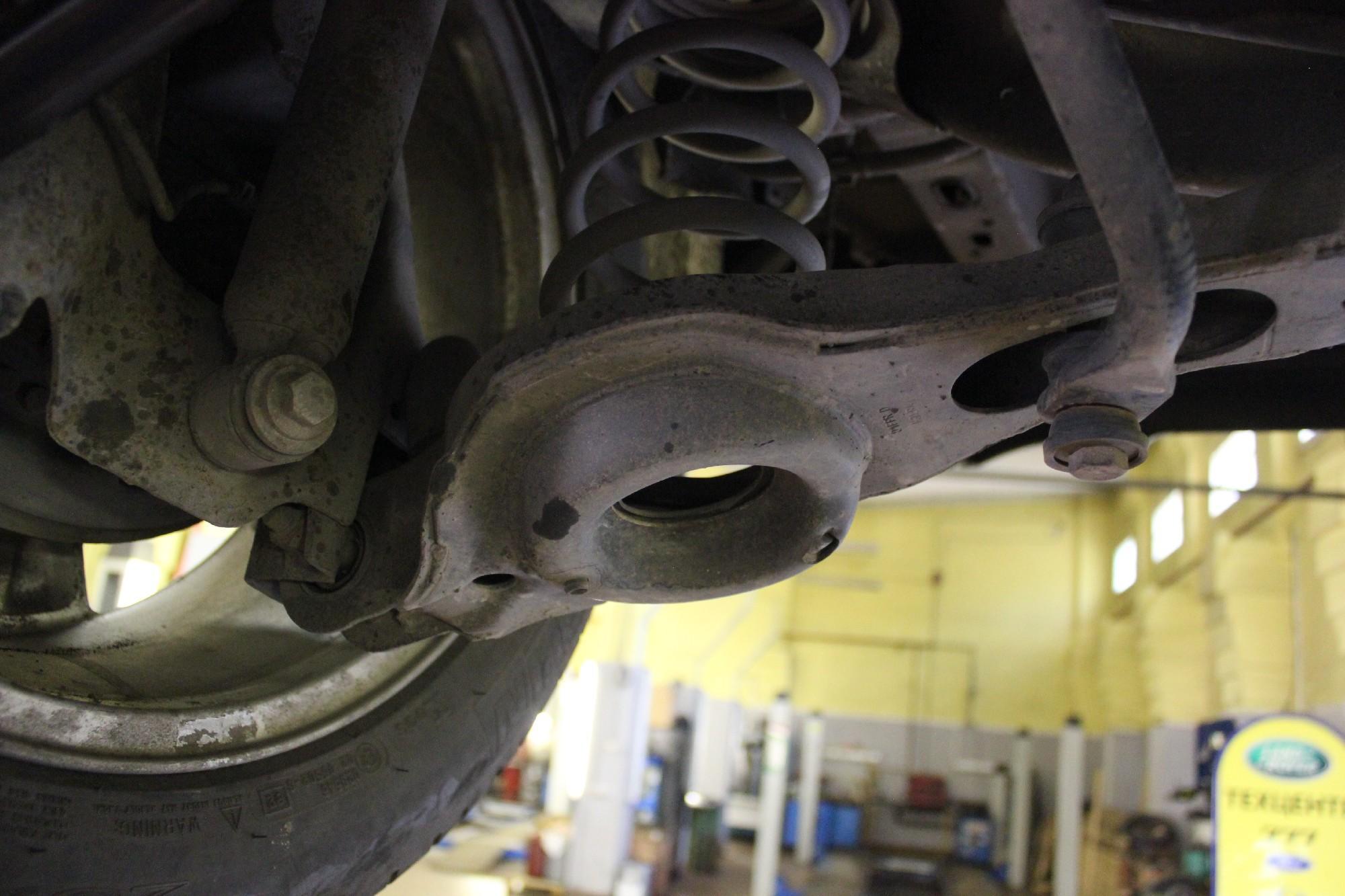 рычаг задней подвески снизу