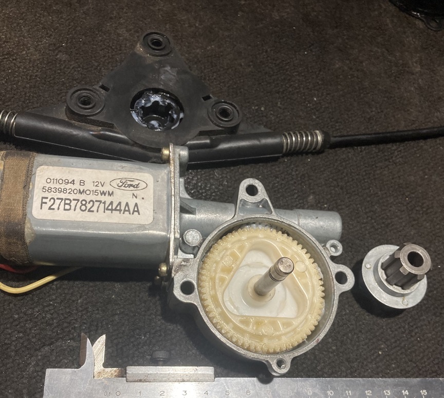 Ремонт стеклоподъемника Форд