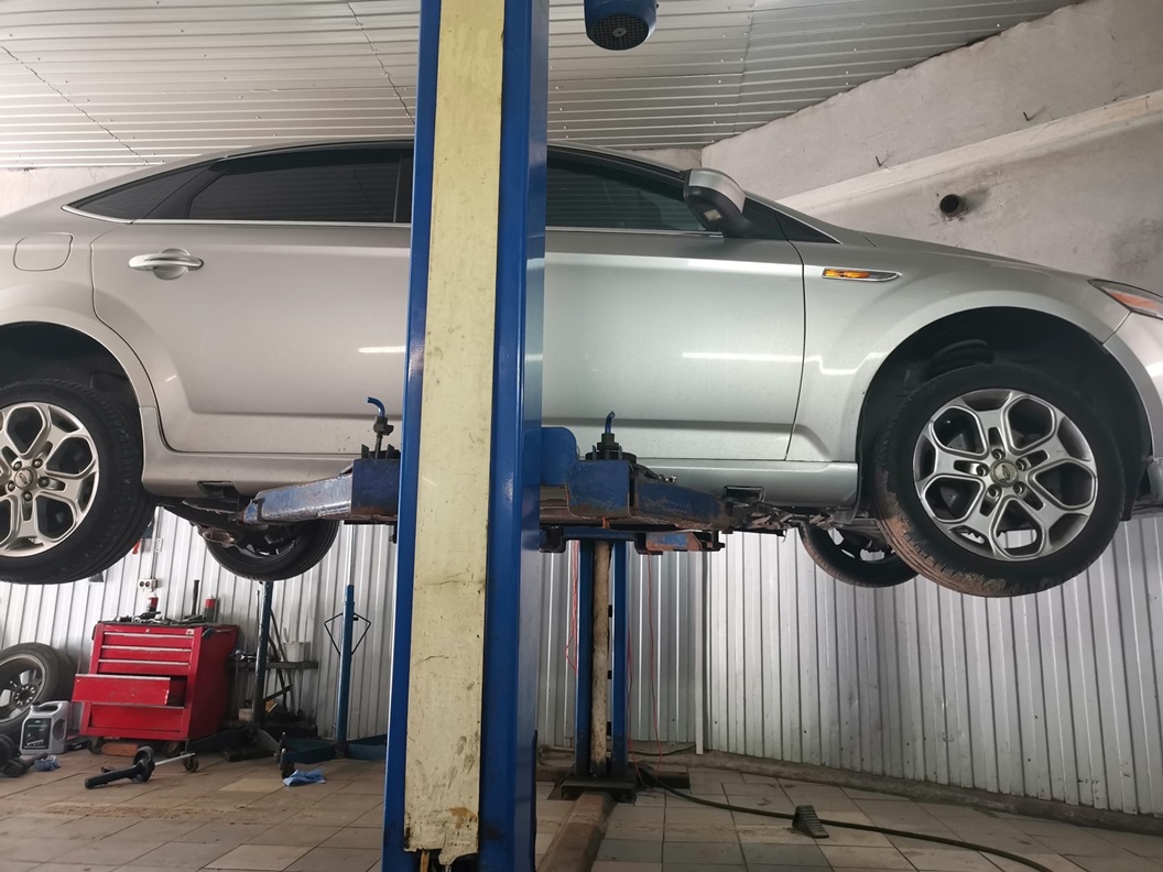 Подготовка Форда к замене приводного вала