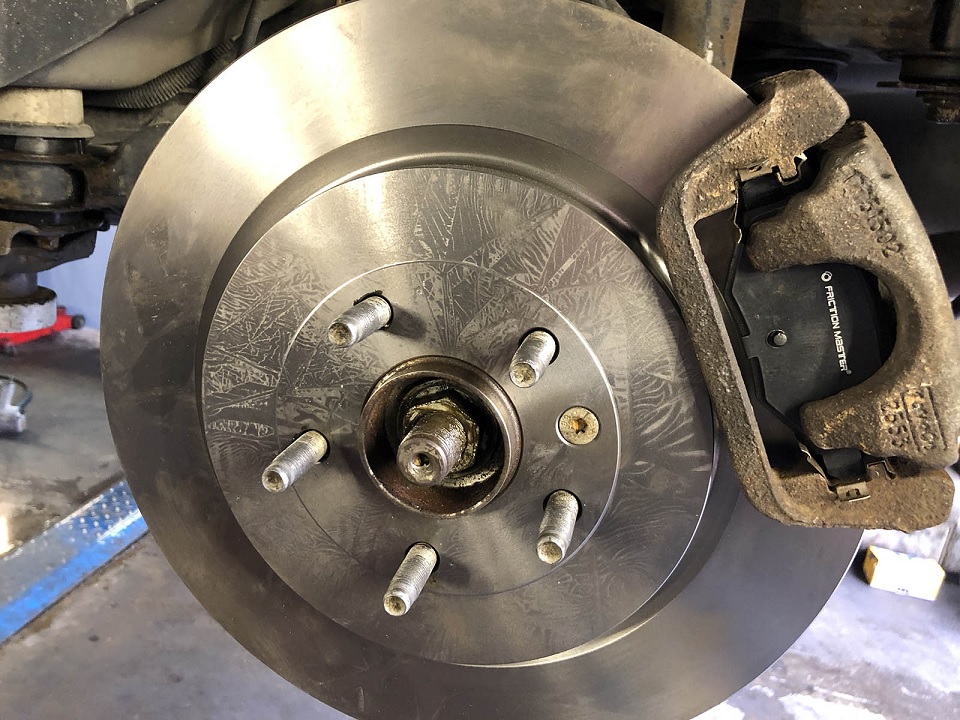 Замена дисковых задних тормозных колодок Форд