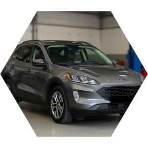 Форд Эскейп готовится к замене масла в редукторе в автотехцентре