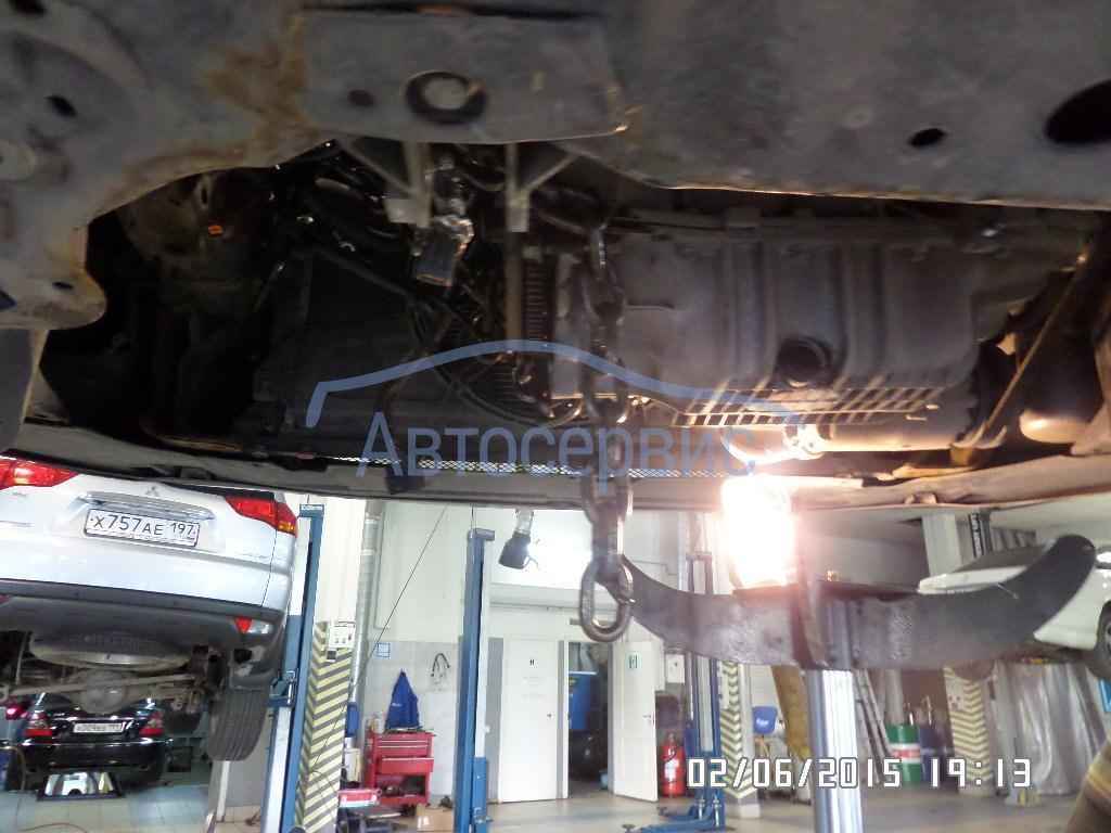 МКПП Форд снизу