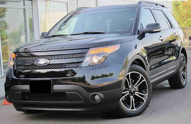 черный Эксплорер спереди