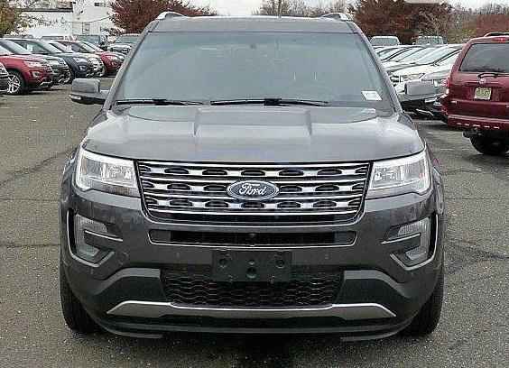 внедорожник Эксплорер спереди