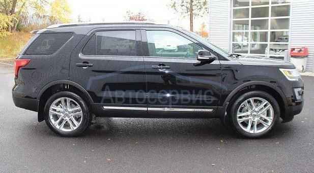 черный Эксплорер 5 сбоку