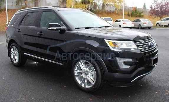 Эксплорер на улице