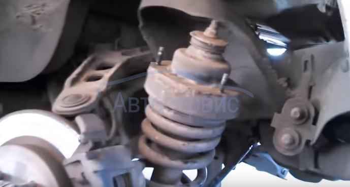 верхняя опора амортизатора