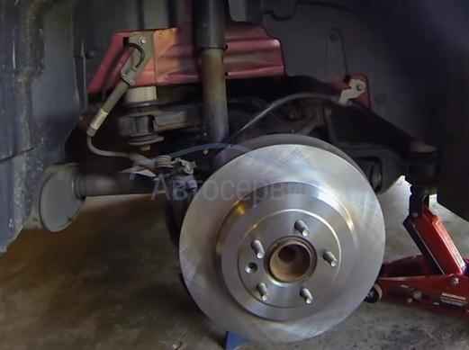 новый тормозной диск на Эксплорере